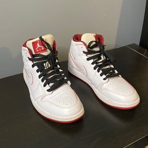 Jordan 1 Retro Mid